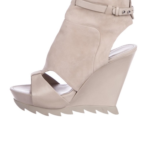 Shoes - Picture 3 of 7